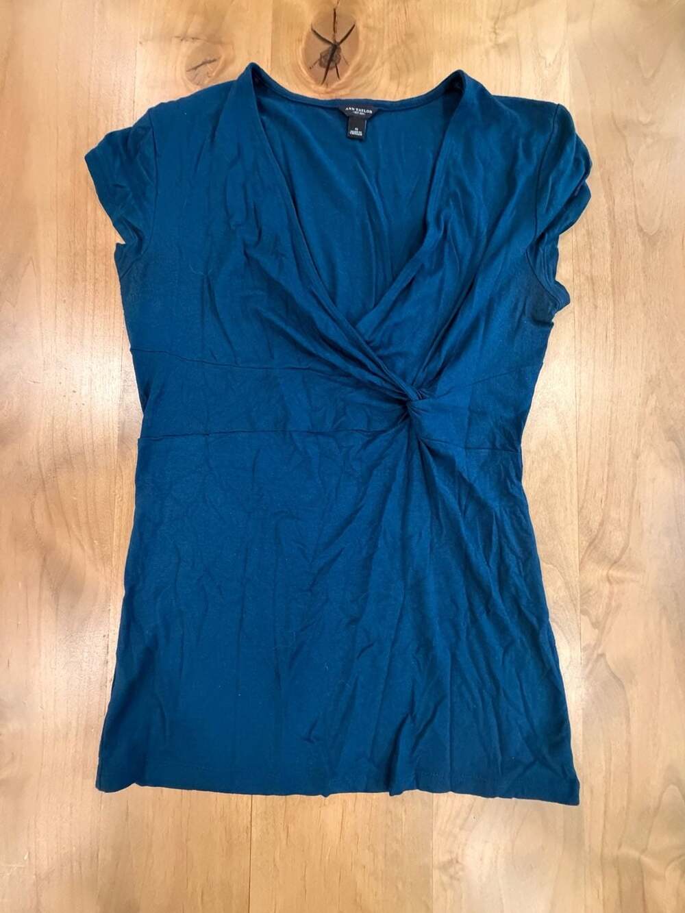 Ann Taylor Twist V-Neck Top Size S Teal Rayon Blend